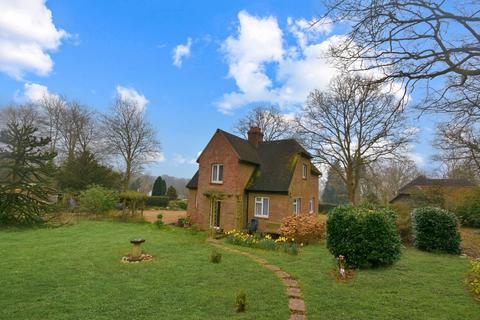 3 bedroom detached house for sale, Cripps Corner, East Sussex TN32