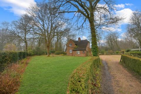 3 bedroom detached house for sale, Cripps Corner, East Sussex TN32