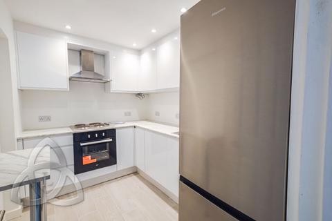 3 bedroom mews to rent - Maple Mews, NW6