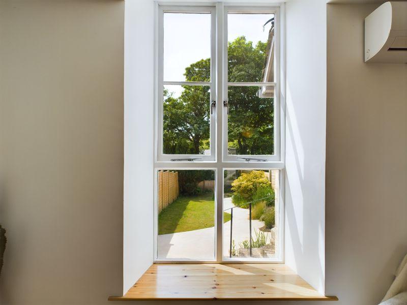 Feature window