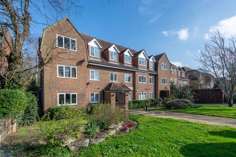 London Lane, Bromley 2 bed flat for sale £300,000