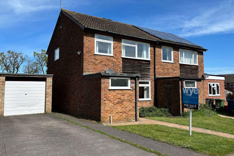 Lodge Lane, Prestwood HP16 3 bed semidetached house for sale £445,000
