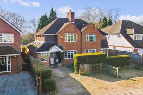 3 bedroom semi-detached house for sale, Wycombe Road, Prestwood HP16