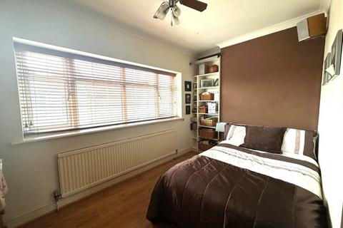 25 Suffield Road, London, E4 9TA