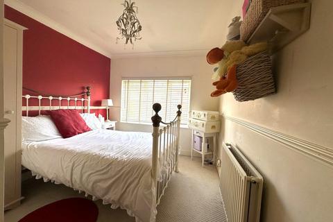25 Suffield Road, London, E4 9TA