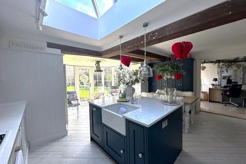 25 Suffield Road, London, E4 9TA