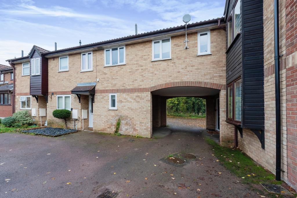 Sebert Road, Bury St Edmunds, IP32 1 bed £850 pcm (£196 pw)