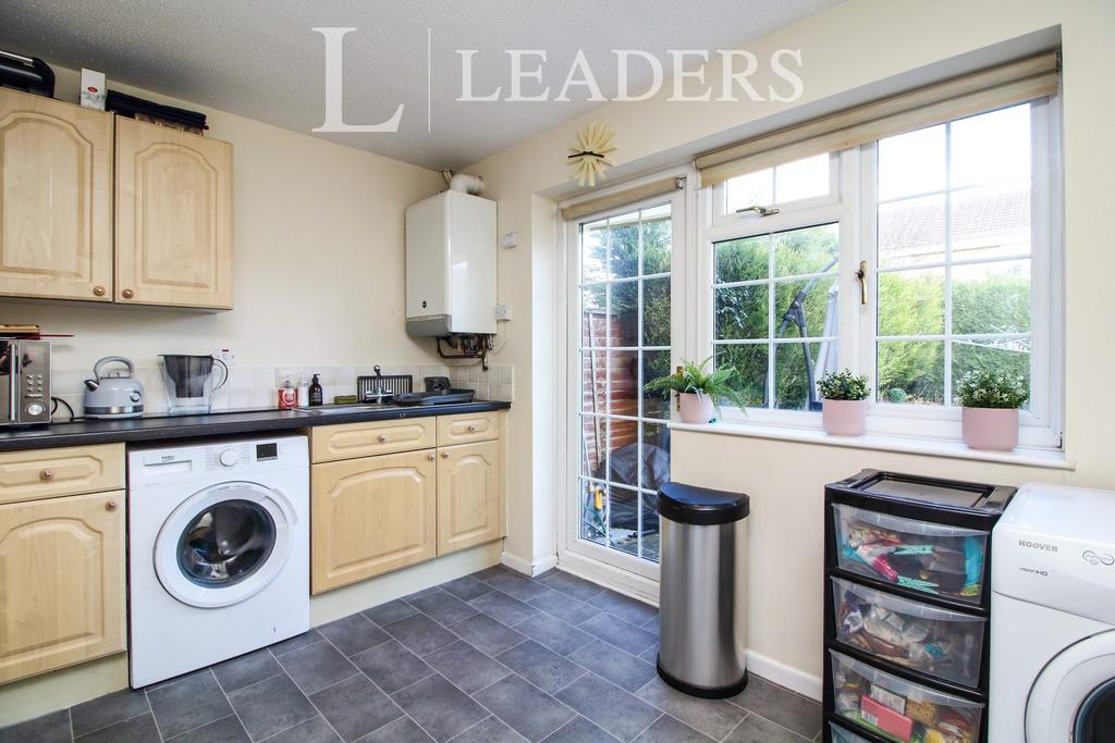 Newland Road, Droitwich Spa... 2 bed semidetached house £850 pcm (£
