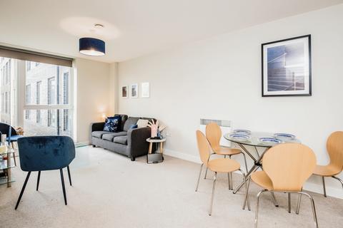 2 bedroom apartment to rent, Bridgewater Point, M5