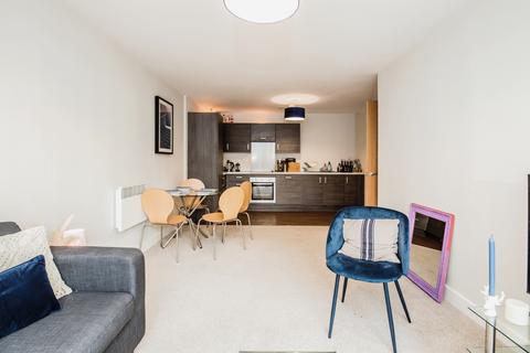2 bedroom apartment to rent, Bridgewater Point, M5