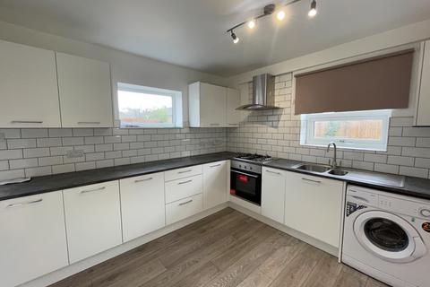 3 bedroom semi-detached house to rent, Old Ashby Road, Loughborough