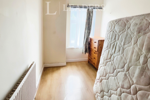 1 bedroom in a house share to rent - Room 1 Gristhorpe Road, Selly Oak, Birmingham, B29