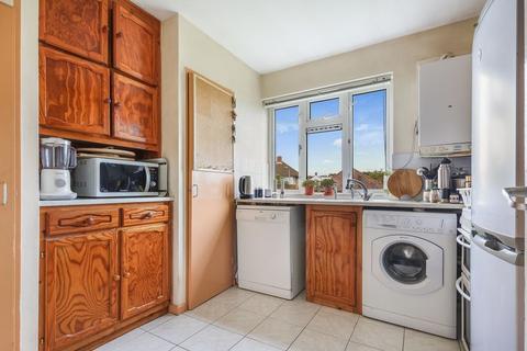 3 bedroom apartment to rent - Tomswood Hill, Barkingside, IG6