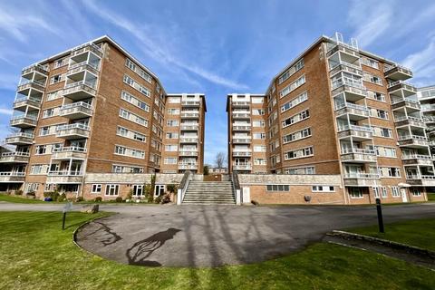 3 bedroom apartment for sale, West Cliff Road, Bournemouth, BH4