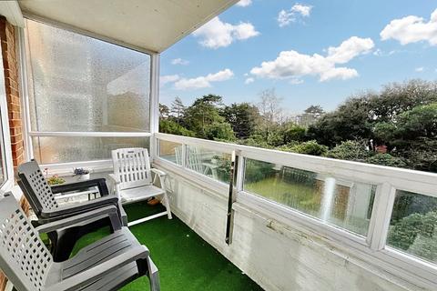 3 bedroom apartment for sale, West Cliff Road, Bournemouth, BH4