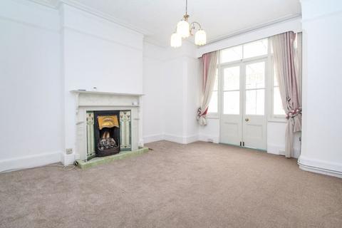 4 bedroom semi-detached house for sale - Beverley Crescent, Bedford MK40