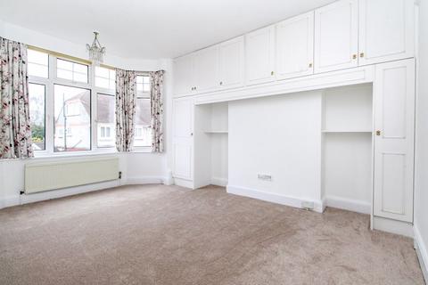27 Beverley Crescent, Bedford, MK40 4BX