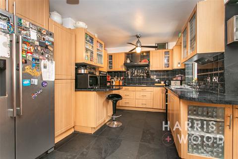 5 bedroom semi-detached house for sale - Queen Mary Avenue, Colchester, Essex, CO2