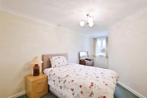1 bedroom flat for sale, Ackender Road, Alton GU34