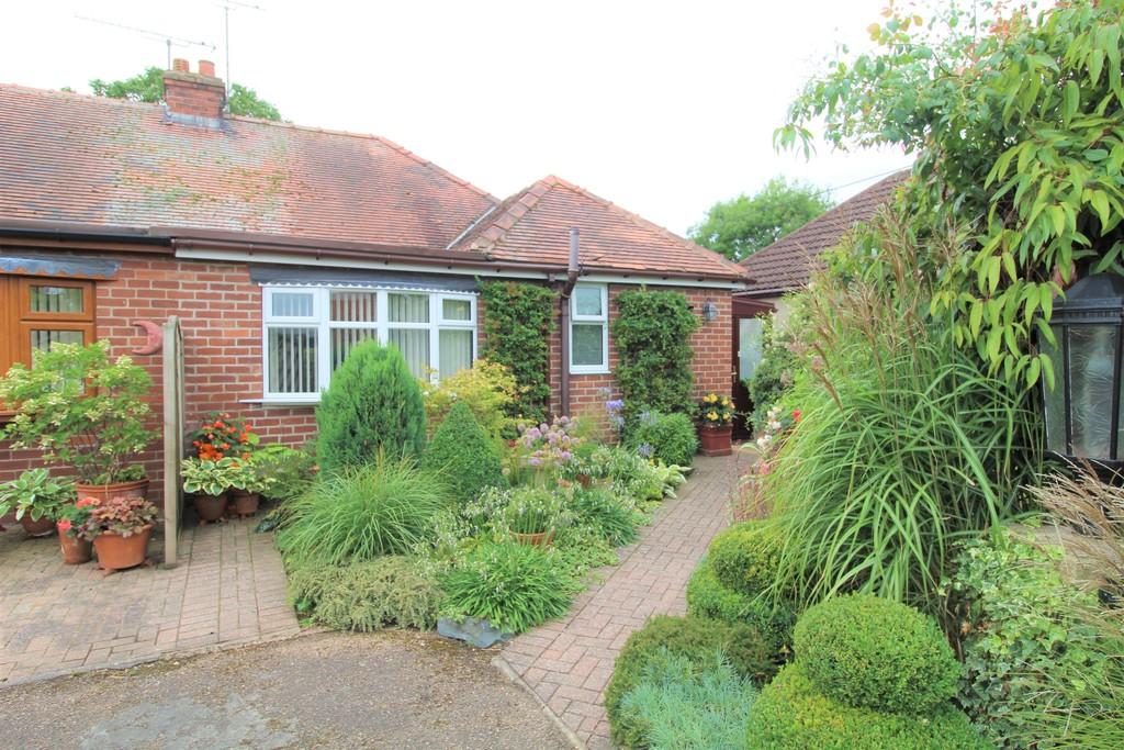 Blyth Road, Worksop S81 2 bed semidetached bungalow for sale £280,000