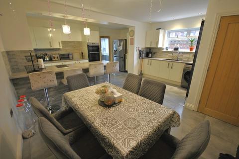 90 Harrowden Road, Wheatley, Doncaster, DN2 4EN