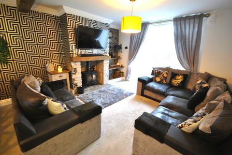 10 Beverley Road, Harworth, Doncaster, DN11 8HD