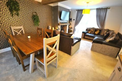 10 Beverley Road, Harworth, Doncaster, DN11 8HD