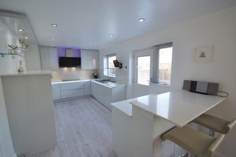 42 Brodsworth Way, Rossington, Doncaster, DN11 0FD