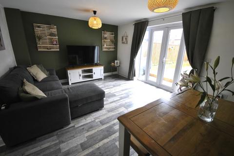 73 Heatherfields Crescent, New Rossington, Doncaster, DN11 0TY
