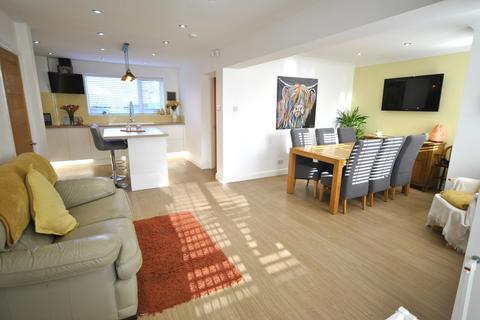 6 The Green, Auckley, Doncaster, DN9 3JY