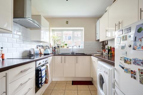 2 bedroom flat for sale - Woodland Court Dyke Road Avenue, Hove BN3