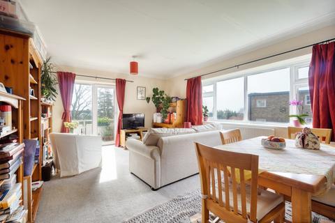 2 bedroom flat for sale - Woodland Court Dyke Road Avenue, Hove BN3