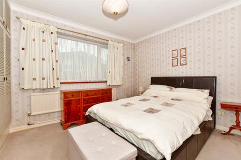 4 bedroom chalet for sale, Tradescant Drive, Meopham, Kent
