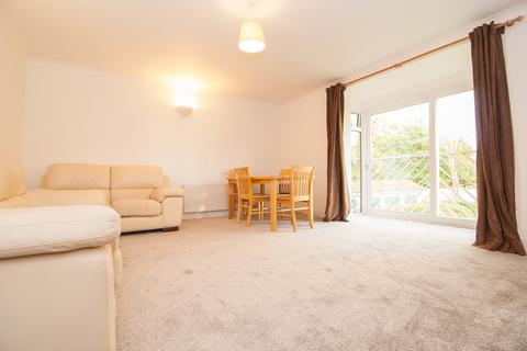 2 bedroom flat to rent, Forest Road, Poole,