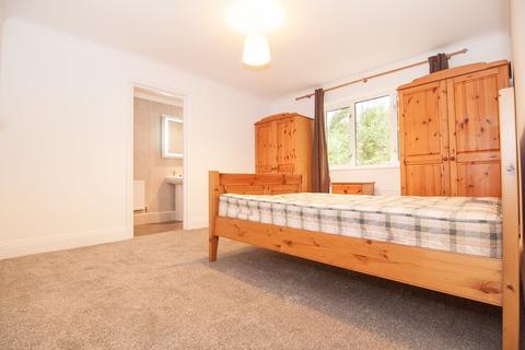 2 bedroom flat to rent - Forest Road, Poole,