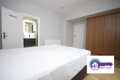 2 bedroom flat to rent, London W2