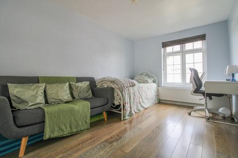 2 bedroom apartment for sale, Paul Gardens, Croydon, CR0