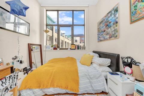 2 bedroom flat for sale, Prescot Street, City, London, E1