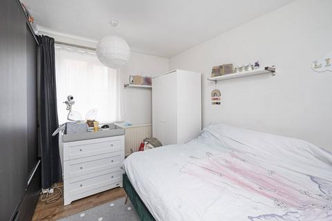 2 bedroom flat for sale, Stainsbury Street, Bethnal Green, London, E2