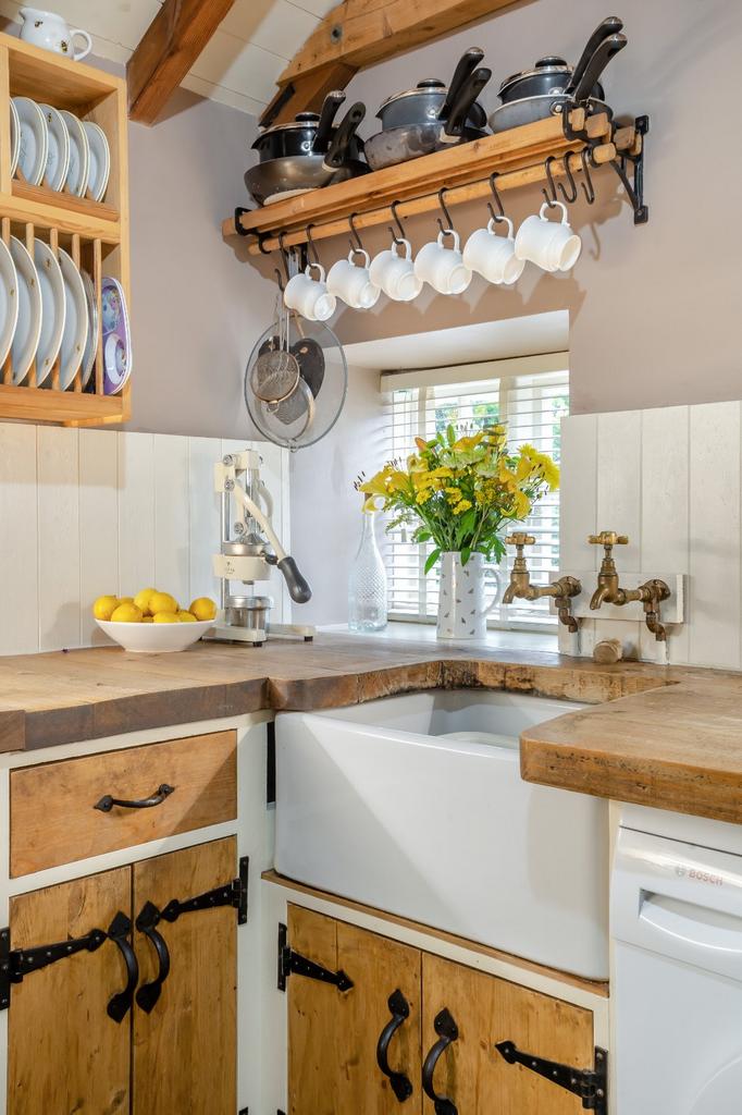 Kitchen [2]