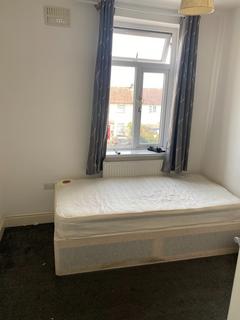 1 bedroom in a house share to rent, Windmill Lane, Greenford