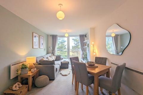 2 bedroom apartment for sale, Wooldridge Close, Feltham, TW14