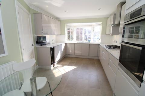 4 Winchester Close, Bromley, BR2 0PX