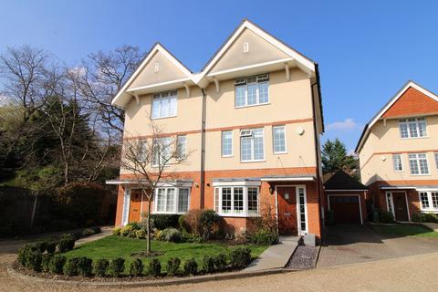 4 Winchester Close, Bromley, BR2 0PX