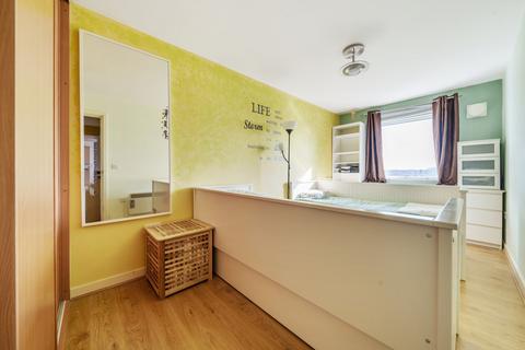 28, Renaissance Court Prince Regent Road, Hounslow, TW3 1QH