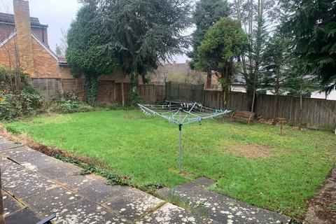 143 Farnham Lane, Slough, SL2 2AS