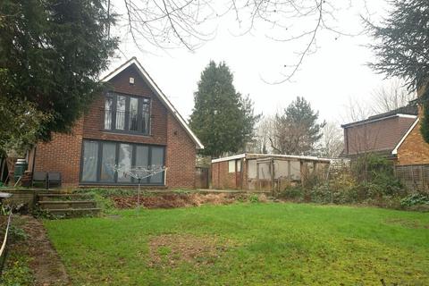 143 Farnham Lane, Slough, SL2 2AS