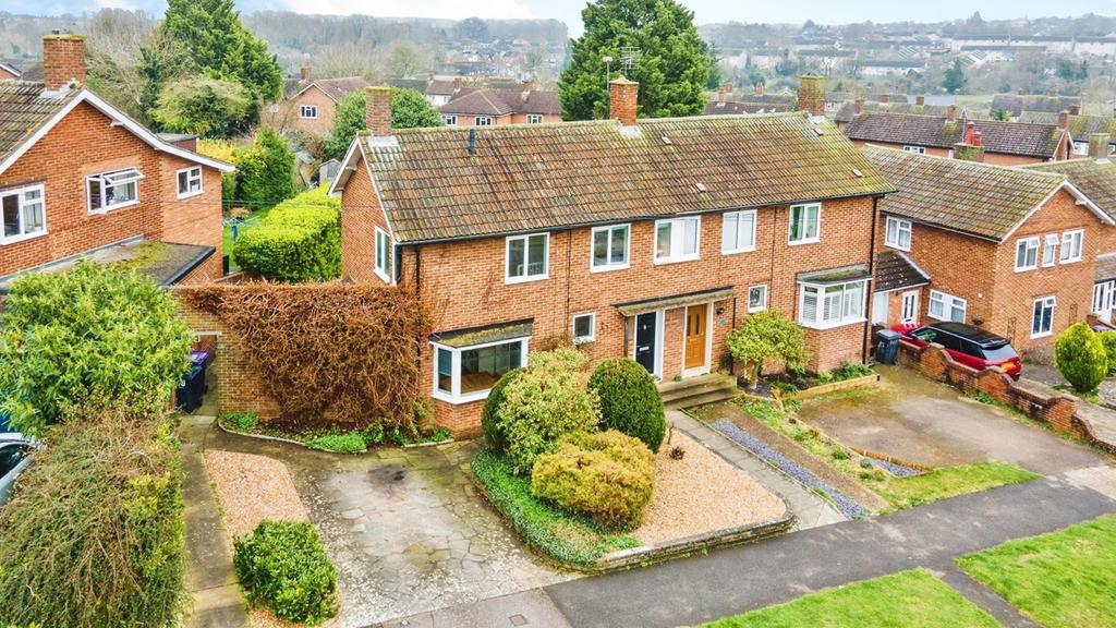 Benchley Hill, Hitchin, SG4 3 bed semidetached house for sale £450,000