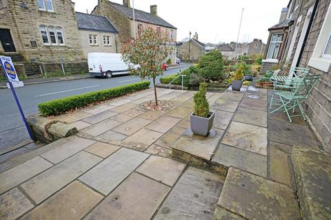 2 bedroom terraced house for sale, Manchester Road, Barnoldswick, BB18