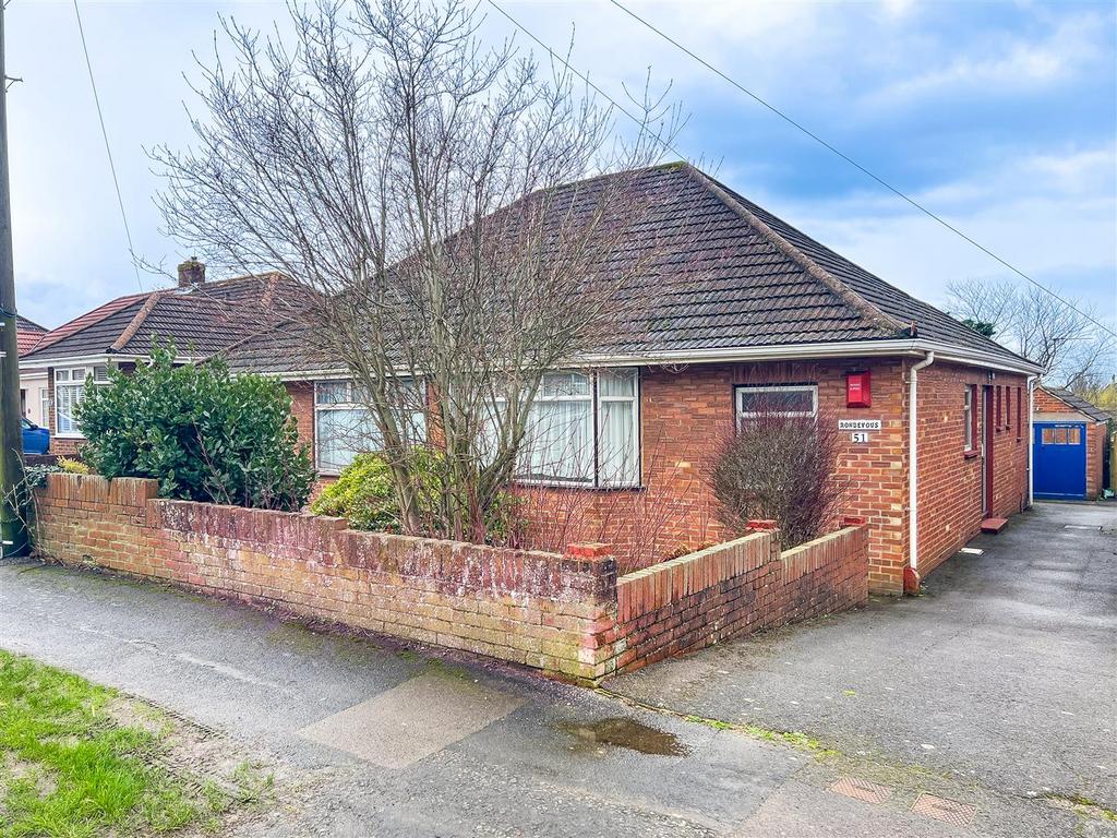 Kelvin Grove, Portchester, 2 bed semidetached bungalow for sale £300,000